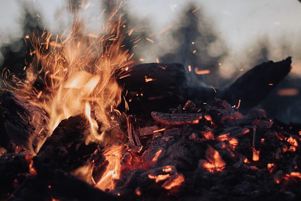 Feuer machen ohne Hilfsmittel
